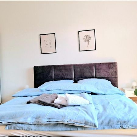 Amazing Castle View Apartment Bratislava Luaran gambar